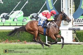 A dominant performance by Queen of Diamonds in the Group 3 LawnMaster Eulogy Stakes. Photo: Race Images PNth